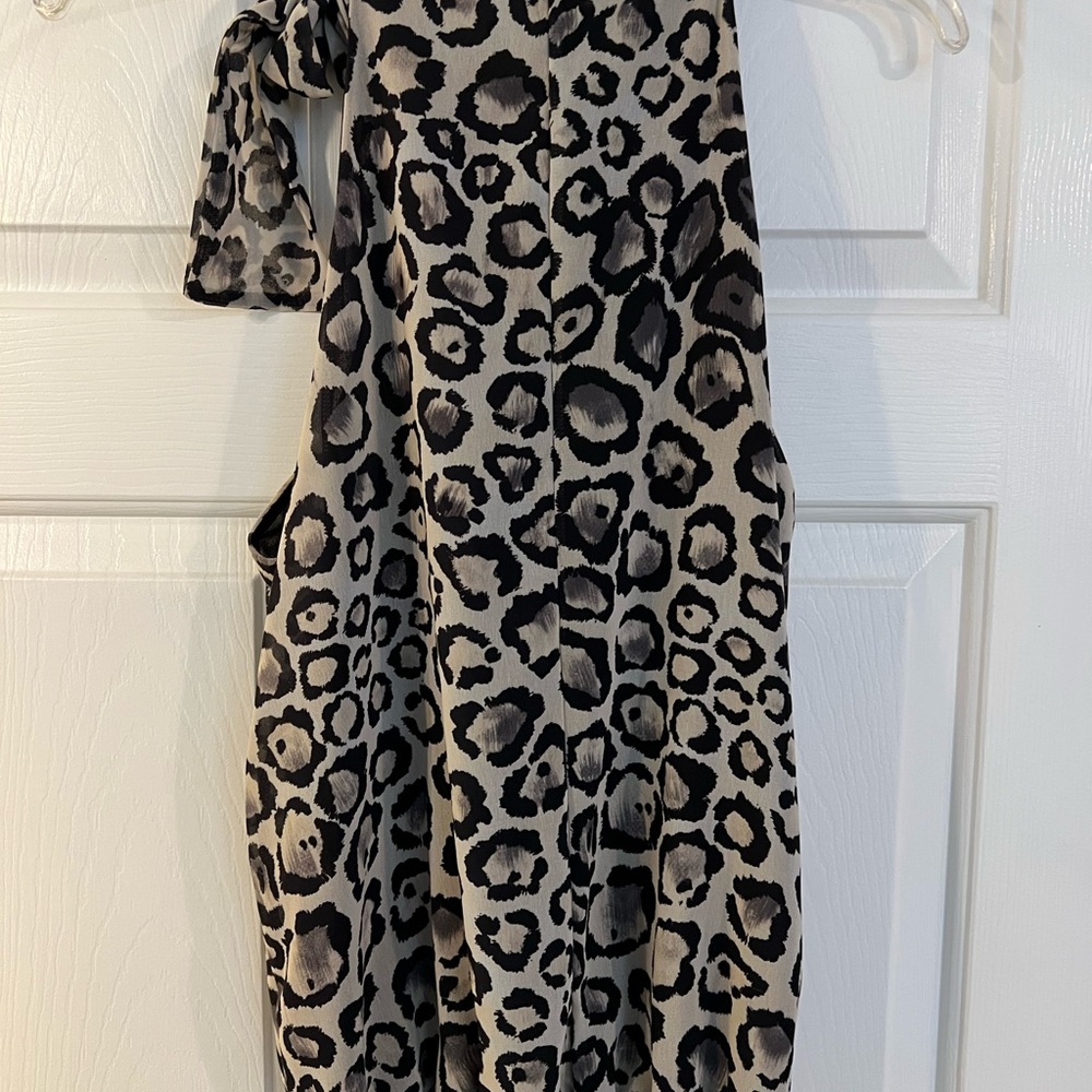 White House Black Market Leopard/Cheetah print Halter Top. Size Medium - Picture 8 of 8